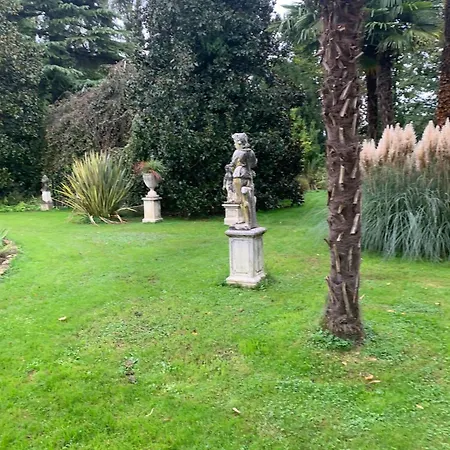 Leonati 홈스테이