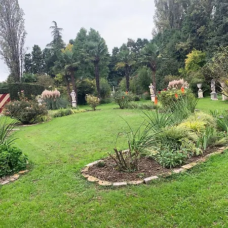 Leonati Habitación en casa particular *